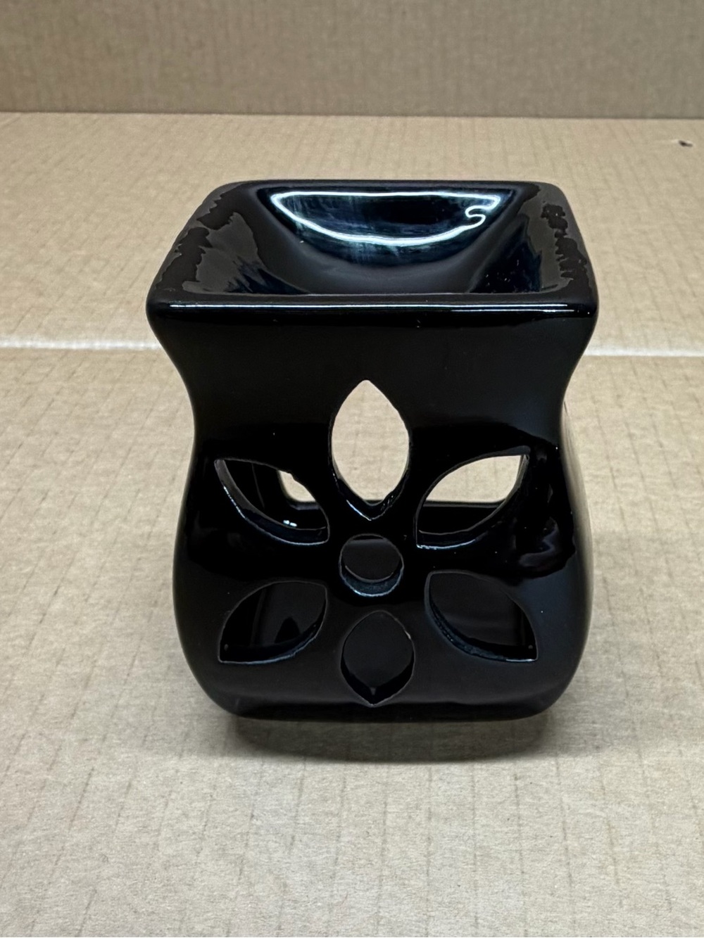 Ceramic Flower Cutout wax melter - Black